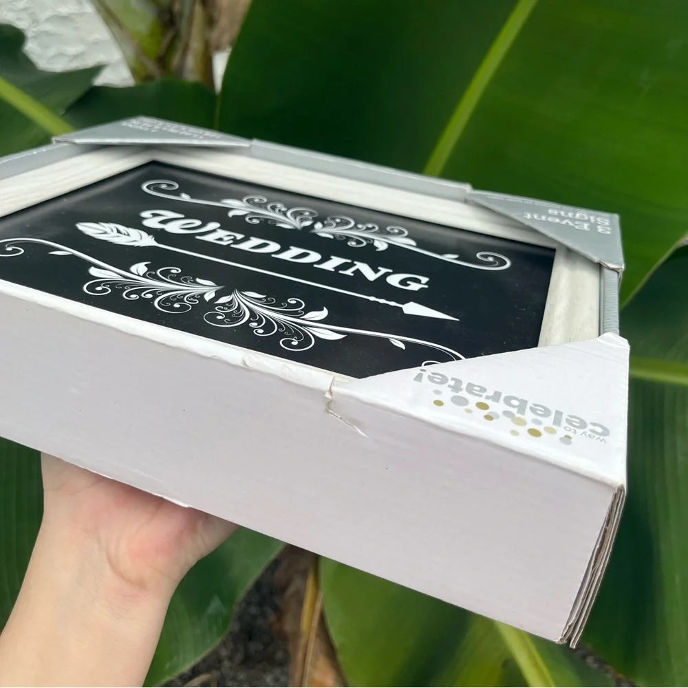 BNIB Hosley 3 Pack of Farmhouse White Wedding Signage 11.5 Inch Long